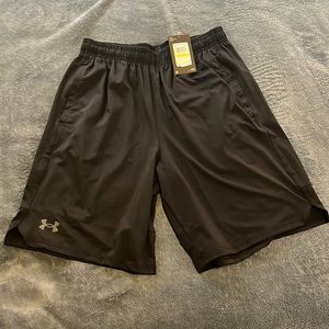 NWT Black Under Armour Stretch Train Shorts Sz Medium